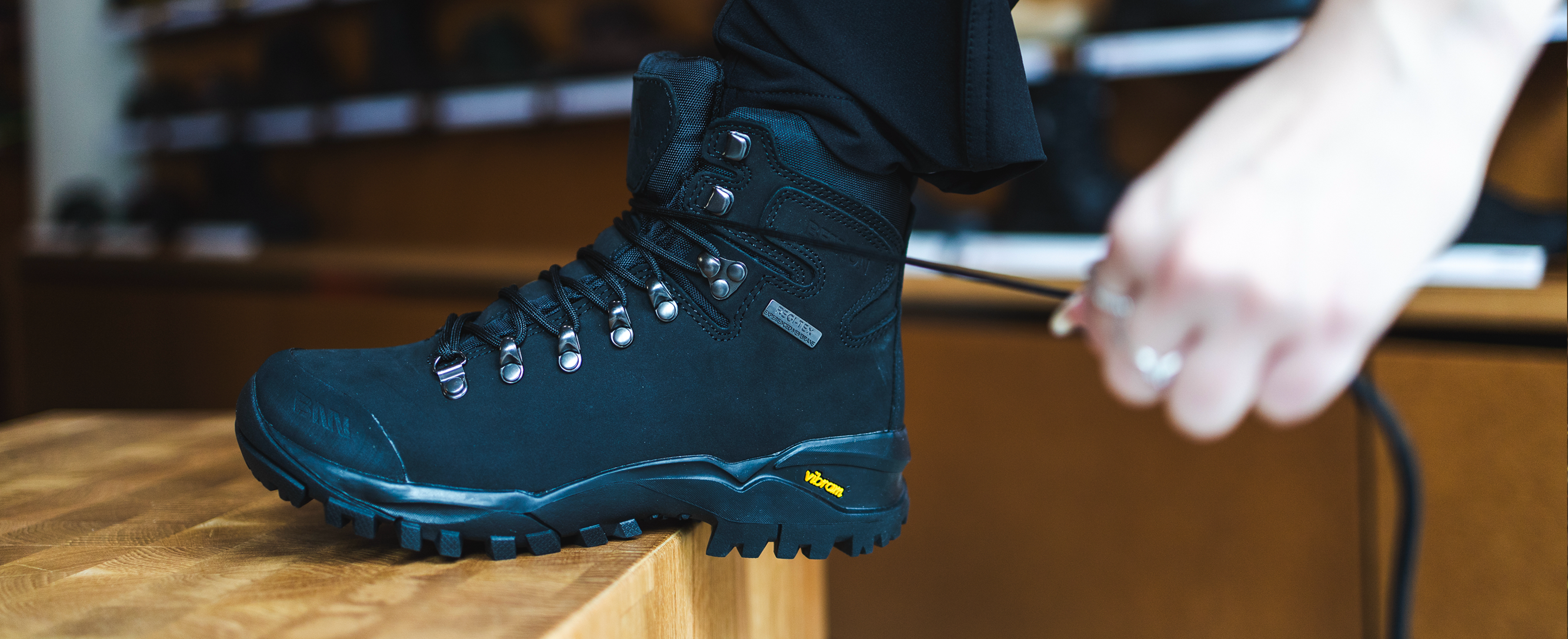 Treková obuv Terenno Black High